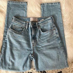 Everlane “the cheeky jean” crop